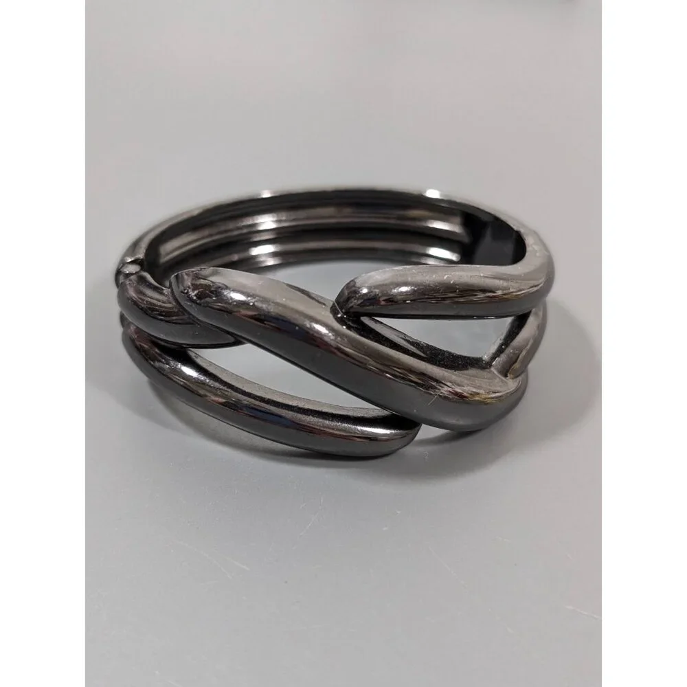 Lia Sophia Gunmetal Gray Twist Chunky Hinge Clamp Bracelet Galena Modern 6.5‎ in
